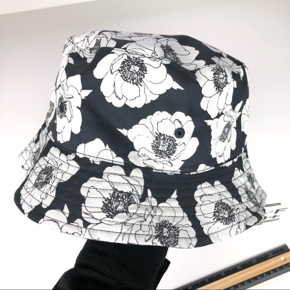 NWT STEVEN MADDEN upf 50+sun protection reversible floral bucket hat one size - Picture 8 of 10